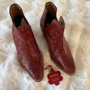 MYRA - WESTERN MOXIE HAND TOOLED BOOTIES IN SCARLET